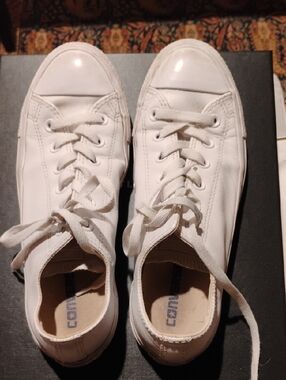 Converse White Low-Top all Leather Sneakers 9.5